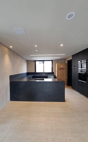Casa de condomínio à venda com 407m², 4 quartos e 6 vagas