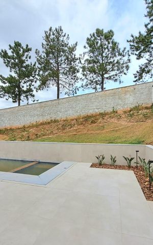 Casa de condomínio à venda com 407m², 4 quartos e 6 vagas