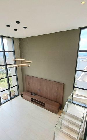 Casa de condomínio à venda com 407m², 4 quartos e 6 vagas
