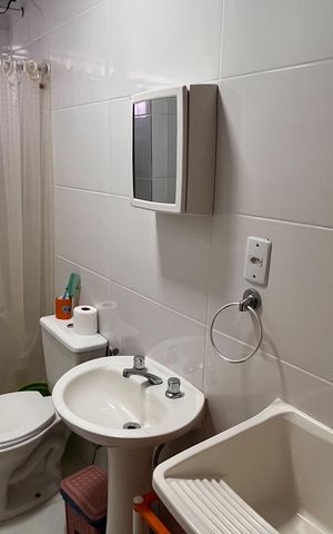 Casa à venda com 197m², 4 quartos e 2 vagas Casa à venda com 197m², 4 quartos e 2 vagasBanheiro da Suite anexa