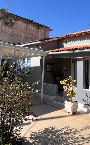 Casa à venda com 197m², 4 quartos e 2 vagas Casa à venda com 197m², 4 quartos e 2 vagasFachada
