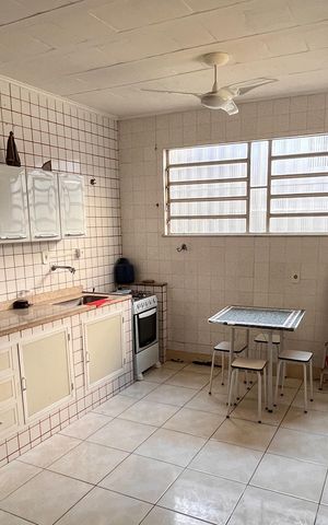 Casa à venda com 197m², 4 quartos e 2 vagas Casa à venda com 197m², 4 quartos e 2 vagasSuite anexa