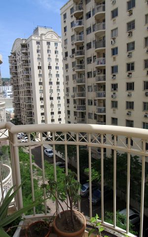 Apartamento à venda com 70m², 3 quartos e 1 vagaVaranda