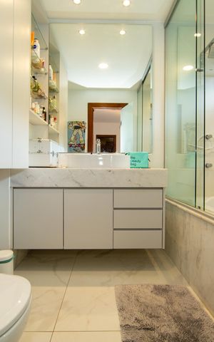 Apartamento à venda com 151m², 4 quartos e 2 vagas Apartamento à venda com 151m², 4 quartos e 2 vagasBANHEIRO3