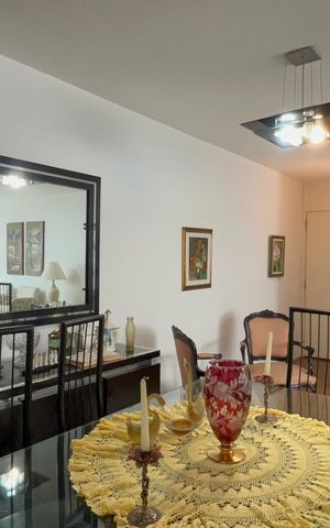 Apartamento à venda com 117m², 3 quartos e 2 vagas Apartamento à venda com 117m², 3 quartos e 2 vagasSala de Jantar