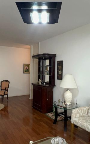 Apartamento à venda com 117m², 3 quartos e 2 vagas Apartamento à venda com 117m², 3 quartos e 2 vagasSala