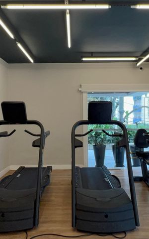 Apartamento à venda com 117m², 3 quartos e 2 vagas Apartamento à venda com 117m², 3 quartos e 2 vagasAcademia