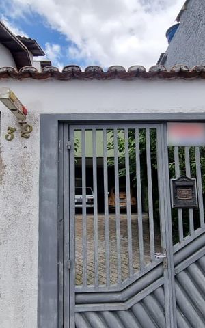 Casa para alugar com 125m², 3 quartos e 4 vagas Casa para alugar com 125m², 3 quartos e 4 vagasFachada