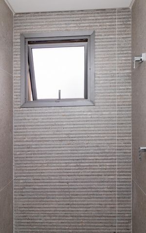 Apartamento à venda com 100m², 2 quartos e 2 vagas Apartamento à venda com 100m², 2 quartos e 2 vagasBanheiro da Suíte 1