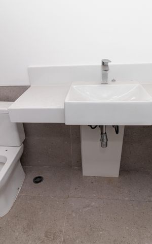 Apartamento à venda com 100m², 2 quartos e 2 vagas Apartamento à venda com 100m², 2 quartos e 2 vagasBanheiro da Suíte 1