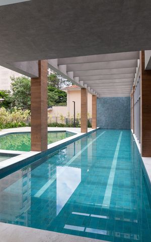 Apartamento à venda com 100m², 2 quartos e 2 vagas Apartamento à venda com 100m², 2 quartos e 2 vagasÁrea comum - Piscina Coberta