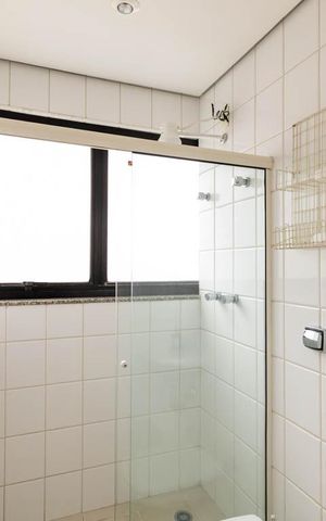 Apartamento à venda com 400m², 3 quartos e 5 vagas Apartamento à venda com 400m², 3 quartos e 5 vagasBanheiro de Serviço
