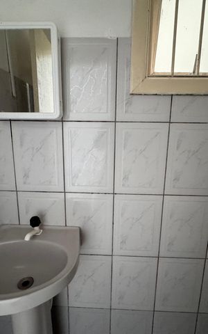 Studio à venda com 28m², 1 quarto e sem vaga Studio à venda com 28m², 1 quarto e sem vagaBanheiro
