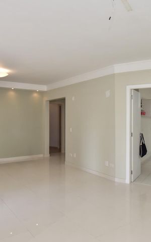 Apartamento à venda com 169m², 4 quartos e 3 vagasSala
