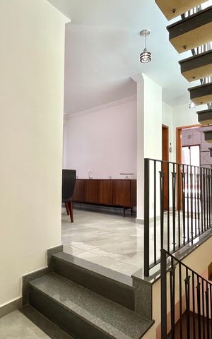 Casa à venda com 281m², 3 quartos e 3 vagas Casa à venda com 281m², 3 quartos e 3 vagasHall de entrada