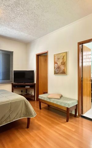 Casa à venda com 281m², 3 quartos e 3 vagas Casa à venda com 281m², 3 quartos e 3 vagasSuite