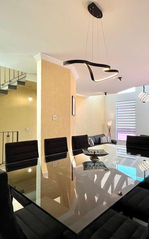 Casa à venda com 281m², 3 quartos e 3 vagas Casa à venda com 281m², 3 quartos e 3 vagasSala de Jantar