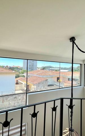 Casa à venda com 281m², 3 quartos e 3 vagas Casa à venda com 281m², 3 quartos e 3 vagasSala de TV