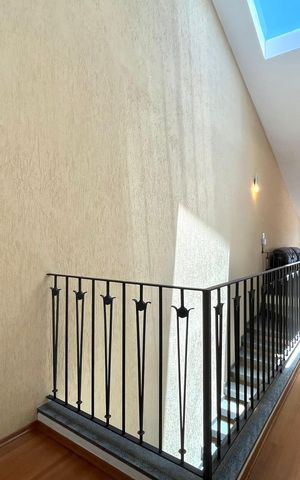 Casa à venda com 281m², 3 quartos e 3 vagas Casa à venda com 281m², 3 quartos e 3 vagasCorredor