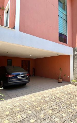 Casa à venda com 281m², 3 quartos e 3 vagas Casa à venda com 281m², 3 quartos e 3 vagasGaragem