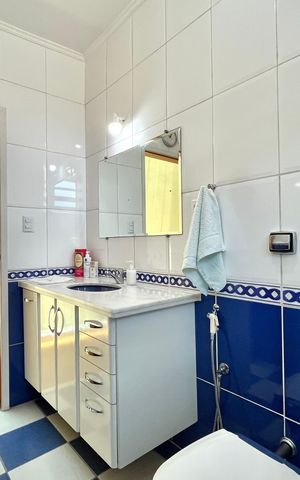Casa à venda com 281m², 3 quartos e 3 vagas Casa à venda com 281m², 3 quartos e 3 vagasBanheiro Corredor