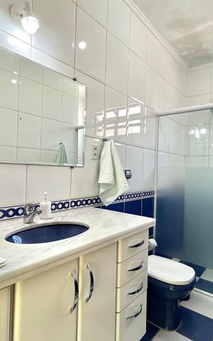 Casa à venda com 281m², 3 quartos e 3 vagas Casa à venda com 281m², 3 quartos e 3 vagasBanheiro Corredor