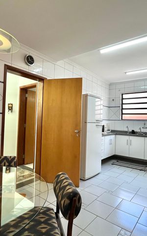 Casa à venda com 281m², 3 quartos e 3 vagas Casa à venda com 281m², 3 quartos e 3 vagasCozinha