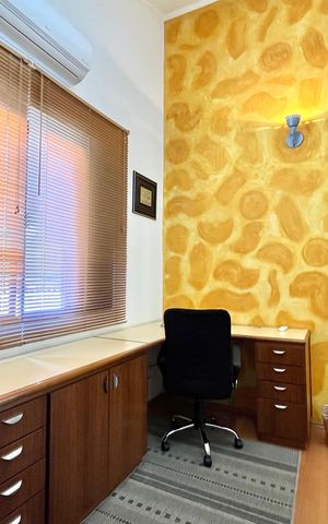 Casa à venda com 281m², 3 quartos e 3 vagas Casa à venda com 281m², 3 quartos e 3 vagasQuarto 3