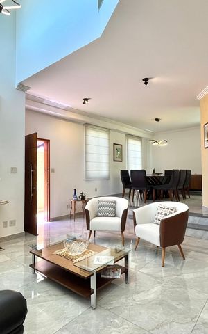 Casa à venda com 281m², 3 quartos e 3 vagas Casa à venda com 281m², 3 quartos e 3 vagasSala de Estar