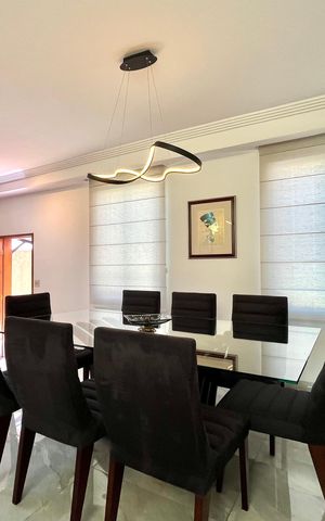 Casa à venda com 281m², 3 quartos e 3 vagas Casa à venda com 281m², 3 quartos e 3 vagasSala de Jantar