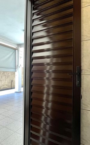 Casa à venda com 281m², 3 quartos e 3 vagas Casa à venda com 281m², 3 quartos e 3 vagasLavabo área externa