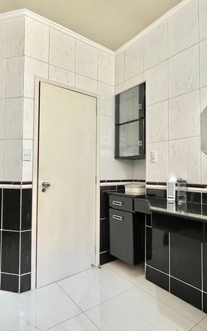 Casa à venda com 281m², 3 quartos e 3 vagas Casa à venda com 281m², 3 quartos e 3 vagasBanheiro da Suíte