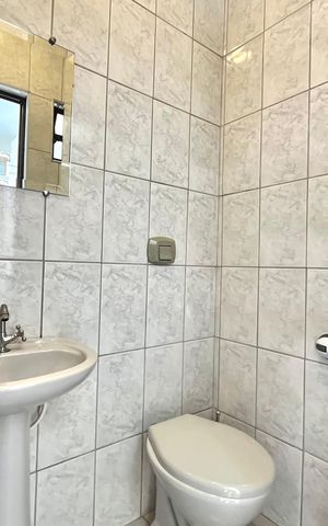 Casa à venda com 281m², 3 quartos e 3 vagas Casa à venda com 281m², 3 quartos e 3 vagasLavabo área externa