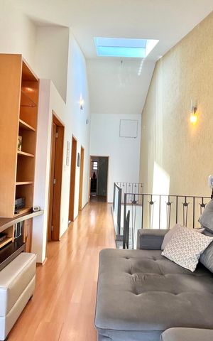 Casa à venda com 281m², 3 quartos e 3 vagas Casa à venda com 281m², 3 quartos e 3 vagasSala de TV