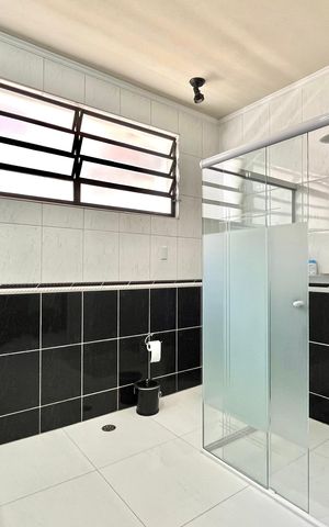 Casa à venda com 281m², 3 quartos e 3 vagas Casa à venda com 281m², 3 quartos e 3 vagasBanheiro da Suíte