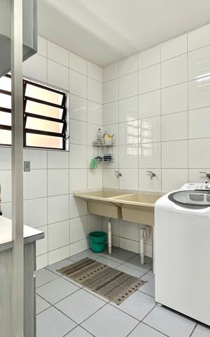 Casa à venda com 281m², 3 quartos e 3 vagas Casa à venda com 281m², 3 quartos e 3 vagasÁrea de Serviço