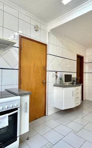 Casa à venda com 281m², 3 quartos e 3 vagas Casa à venda com 281m², 3 quartos e 3 vagasCozinha