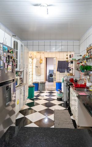Casa à venda com 170m², 3 quartos e 2 vagas Casa à venda com 170m², 3 quartos e 2 vagasCozinha