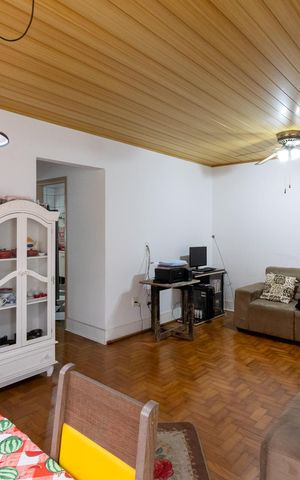 Casa à venda com 170m², 3 quartos e 2 vagas Casa à venda com 170m², 3 quartos e 2 vagasSala