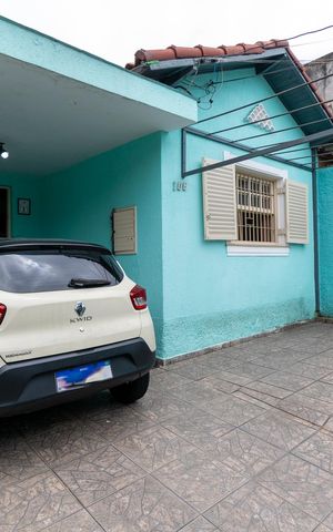 Casa à venda com 170m², 3 quartos e 2 vagas Casa à venda com 170m², 3 quartos e 2 vagasGaragem