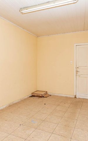 Casa à venda com 280m², 2 quartos e 2 vagasEdicula