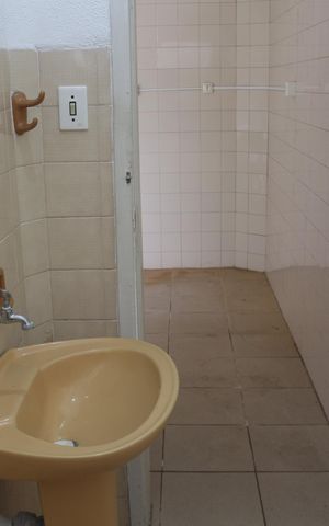 Casa à venda com 261m², 3 quartos e 4 vagasBanheiro 2