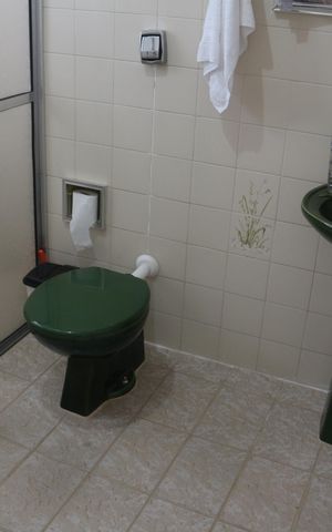 Casa à venda com 261m², 3 quartos e 4 vagasBanheiro 1