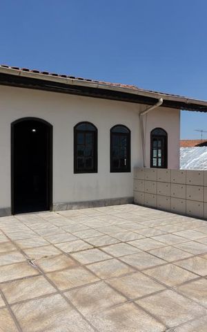 Casa para alugar com 250m², 4 quartos e 15 vagas Casa para alugar com 250m², 4 quartos e 15 vagasVaranda