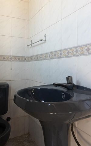 Casa para alugar com 250m², 4 quartos e 15 vagas Casa para alugar com 250m², 4 quartos e 15 vagasBanheiro de Serviço