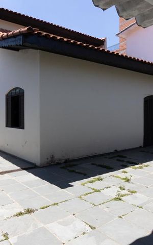 Casa para alugar com 250m², 4 quartos e 15 vagas Casa para alugar com 250m², 4 quartos e 15 vagasGaragem