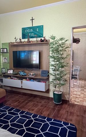 Casa à venda com 300m², 5 quartos e 2 vagas Casa à venda com 300m², 5 quartos e 2 vagasSala Fundos