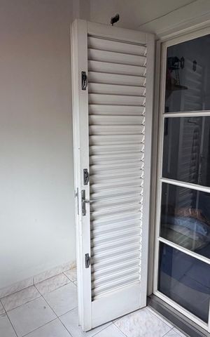Casa à venda com 300m², 5 quartos e 2 vagas Casa à venda com 300m², 5 quartos e 2 vagasQuarto 2