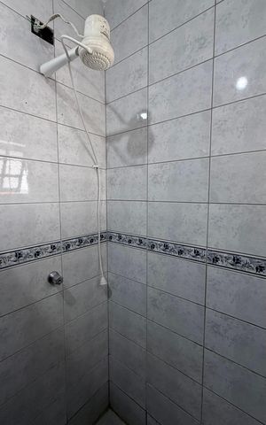 Casa à venda com 300m², 5 quartos e 2 vagas Casa à venda com 300m², 5 quartos e 2 vagasBanheiro