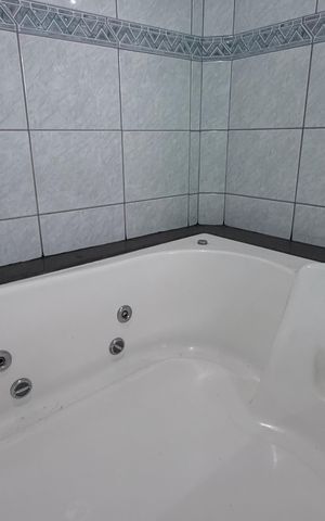 Casa à venda com 300m², 5 quartos e 2 vagas Casa à venda com 300m², 5 quartos e 2 vagasBanheiro da Suíte